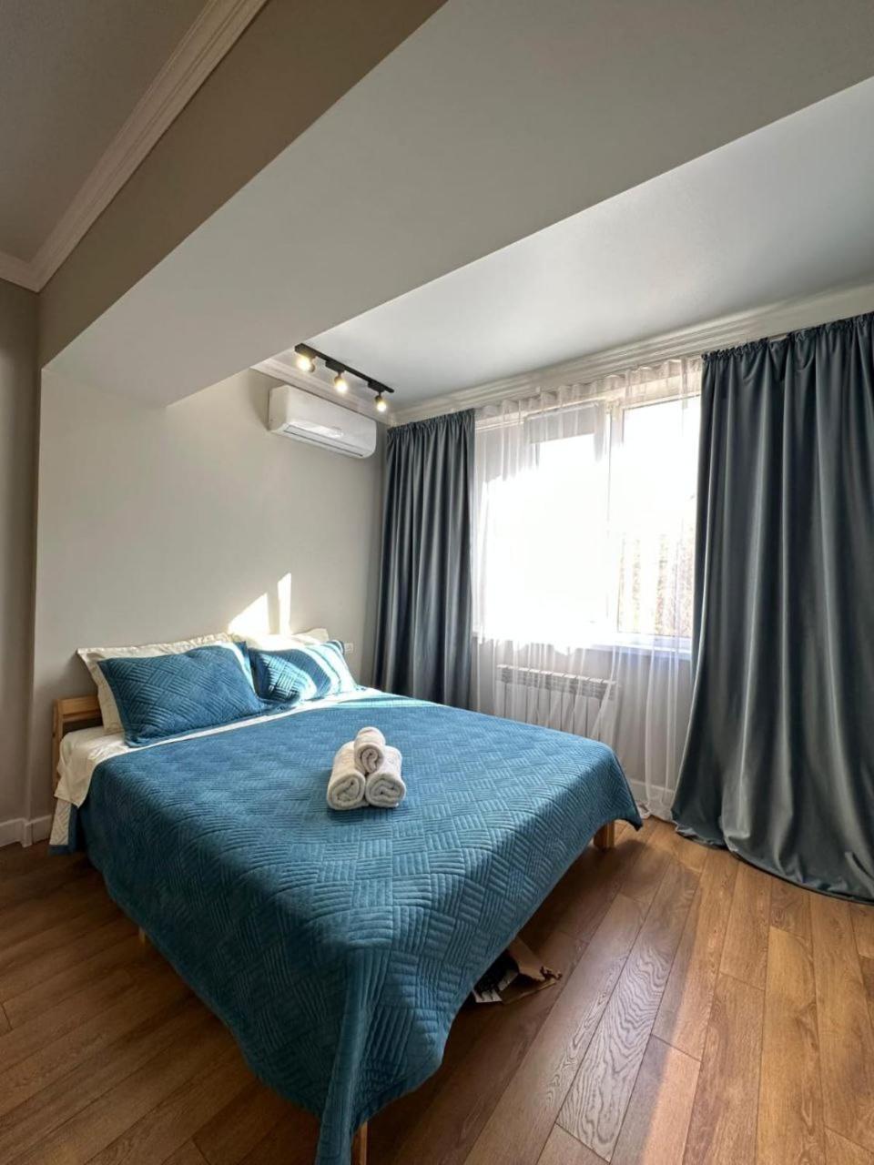 Appartamento Жилой Комплекс Молодежный На Тулебаева Almaty Esterno foto
